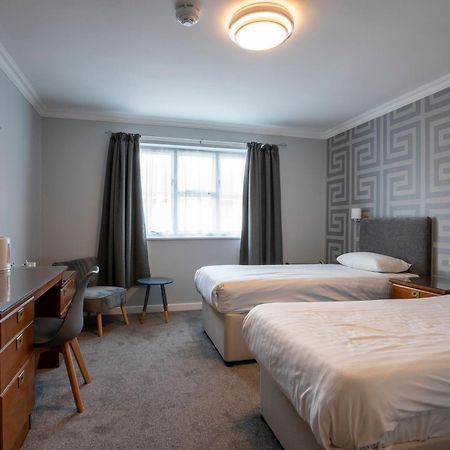 Beaufort Park Hotel Молд Екстер'єр фото