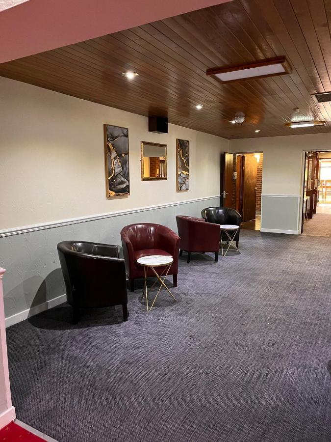 Beaufort Park Hotel Молд Екстер'єр фото