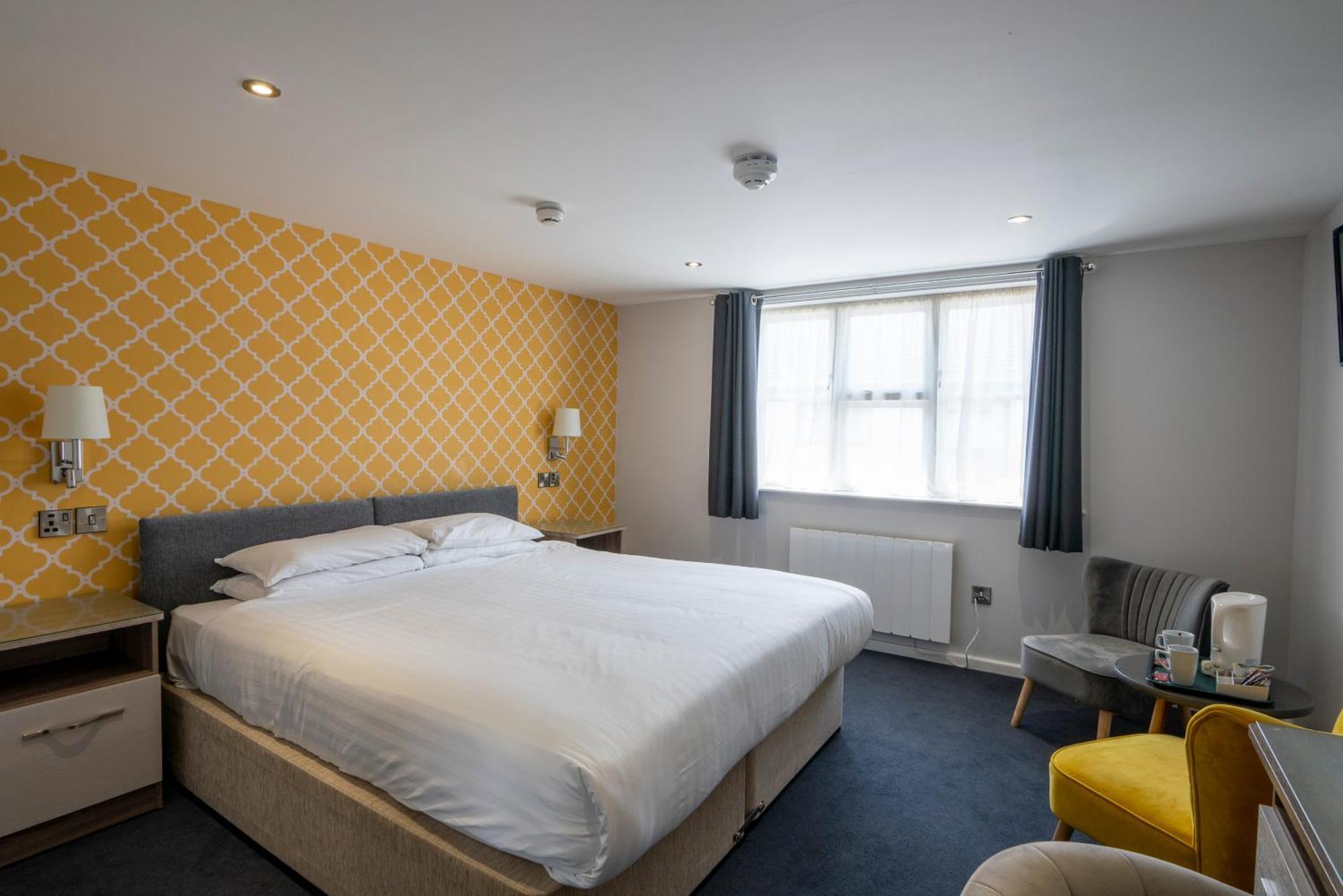 Beaufort Park Hotel Молд Екстер'єр фото